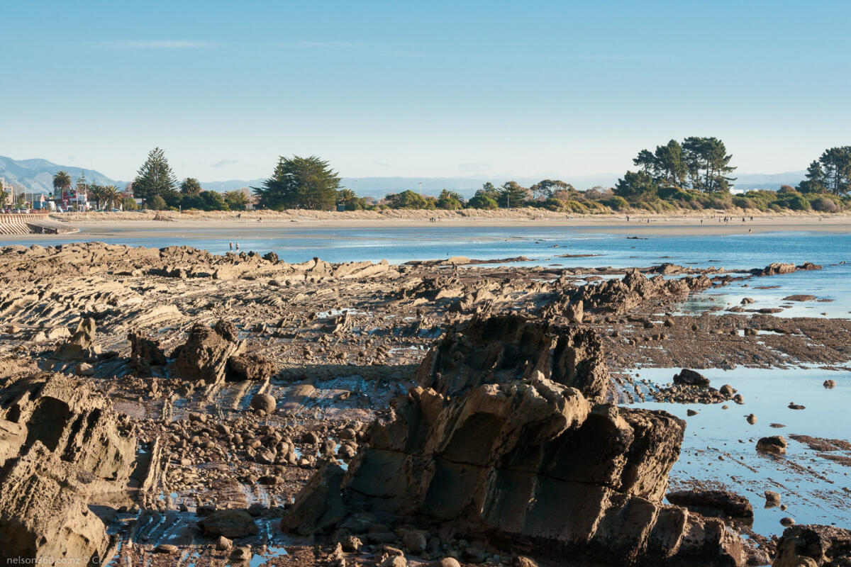 Tahunaui Rocks