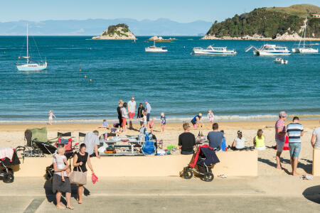 Kaiteriteri Beachgoers